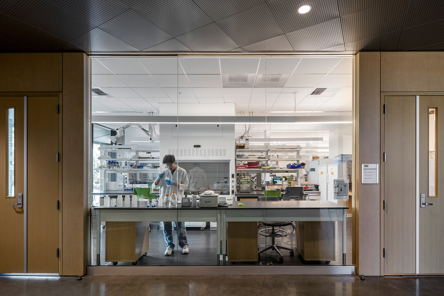Chemistry student doing research in a Frost Center lab