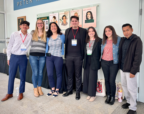 Nuestra Ciencia research group at the competition