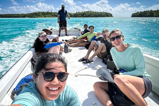 Bailey College students and faculty in French Polynesia