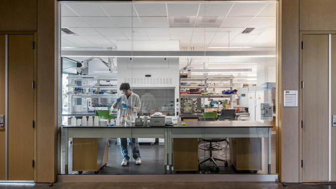 Student working in Frost Center lab
